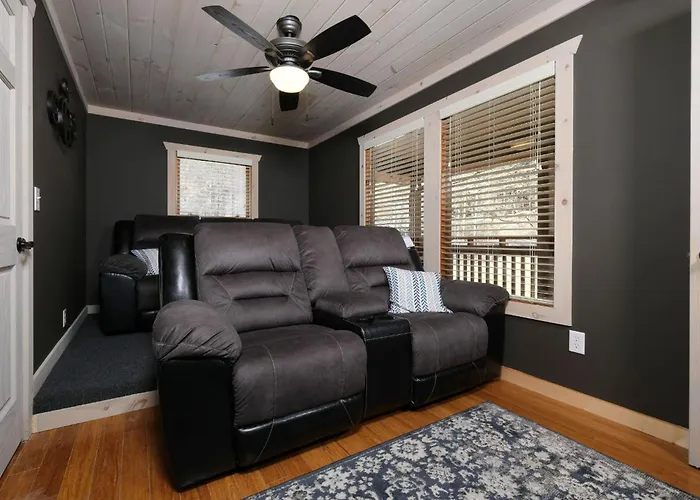 All Vacation Rentals Rocky Top Lodge