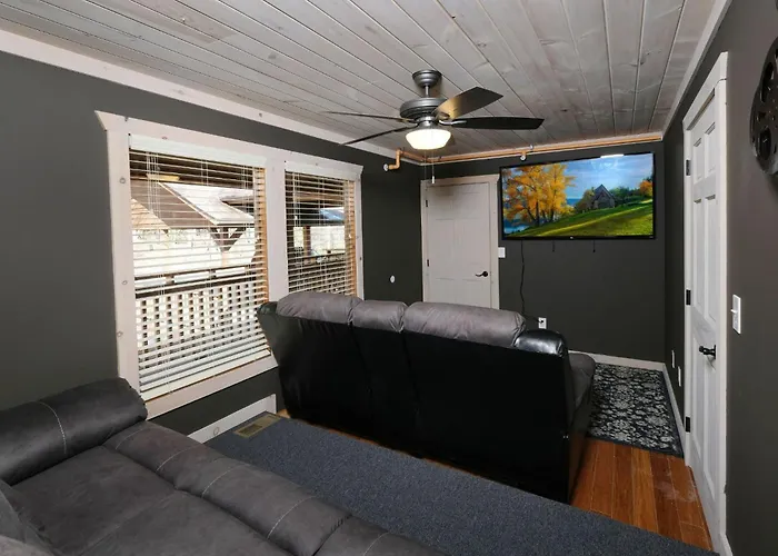 All Vacation Rentals Rocky Top Lodge