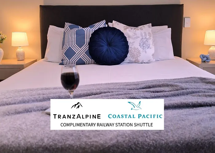 Motel: Tower Junction Motor Lodge: Central Stay with Free Railway Shuttle