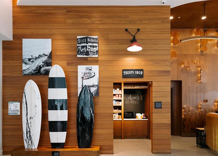 Hampton Inn & Suites Santa Monica