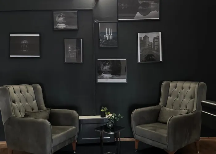 Hr Rooms