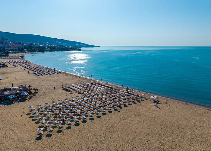 Hotel MARVEL - FULLY RENOVATED FREE Beach Access