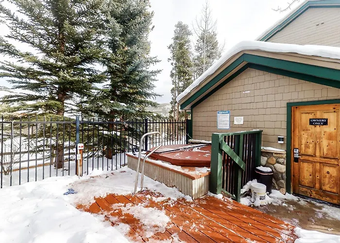 Twin Elk Lodge