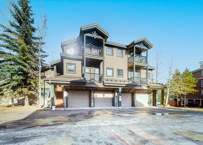 Twin Elk Lodge