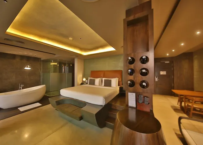 Airport Hotel: Pledge Scape