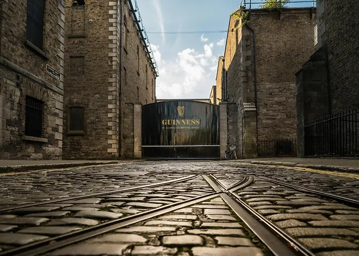 Maldron Pearse Street City