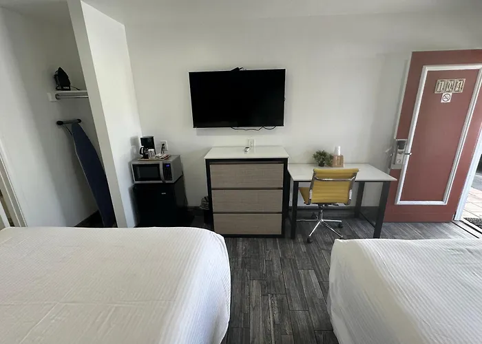 All Motels Town And Country Inn