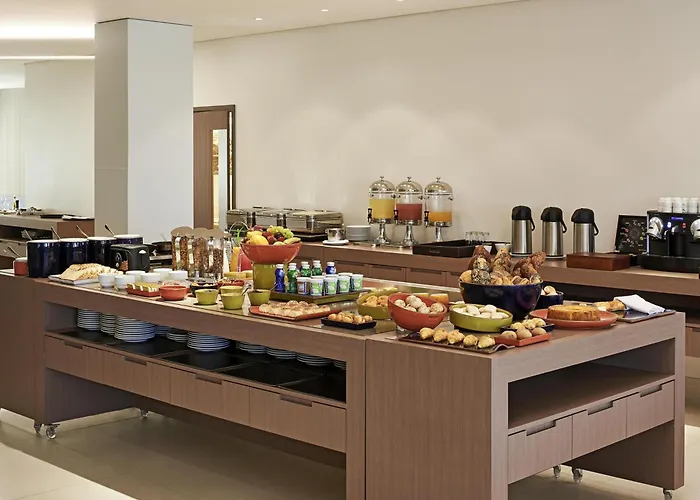 Pet Friendly hotel: Regency Barra Hotel