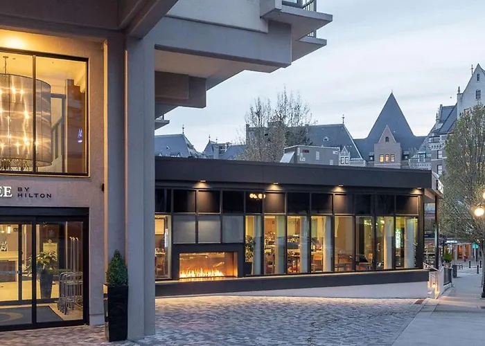 Doubletree By Hilton & Suites Victoria