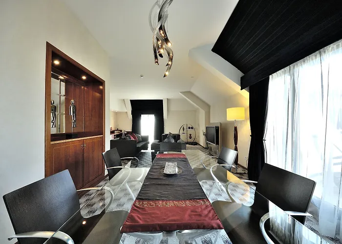  Hilton Milan