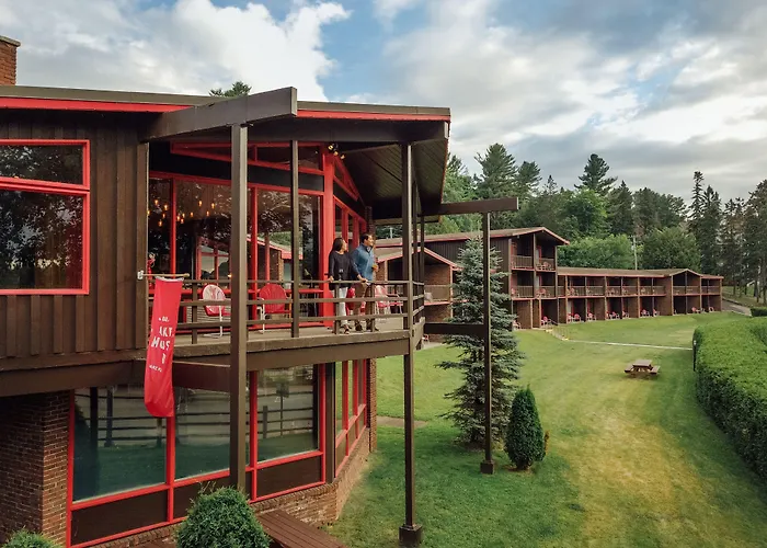 3 star hotel: Lakehouse At High Peaks Resort