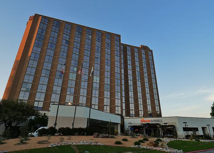 Pet Friendly hotel: Hilton Arlington
