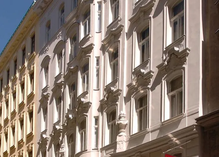 Luxury hotel only: Graben Hotel