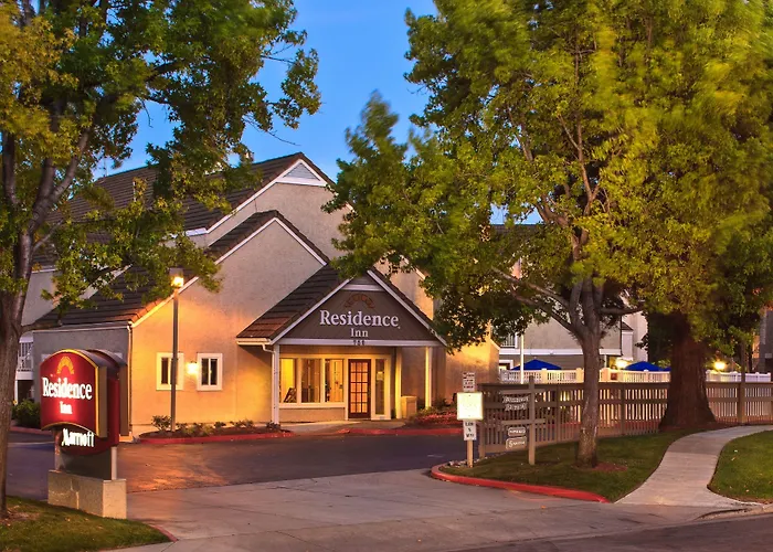 Pet Friendly hotel: Residence Inn Sunnyvale Silicon Valley I