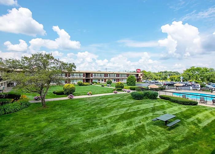Cheap hotel: Red Roof Inn Battle Creek