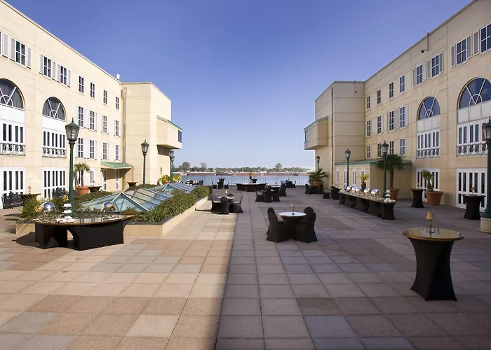 Hotel with Tennis: Hilton New Orleans Riverside