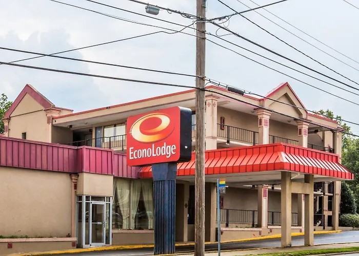 Econo College Park