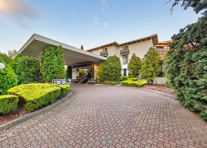 Ramada By Wyndham Diplomat