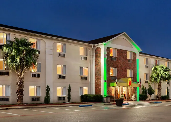 Super 8 By Wyndham Waco University Area