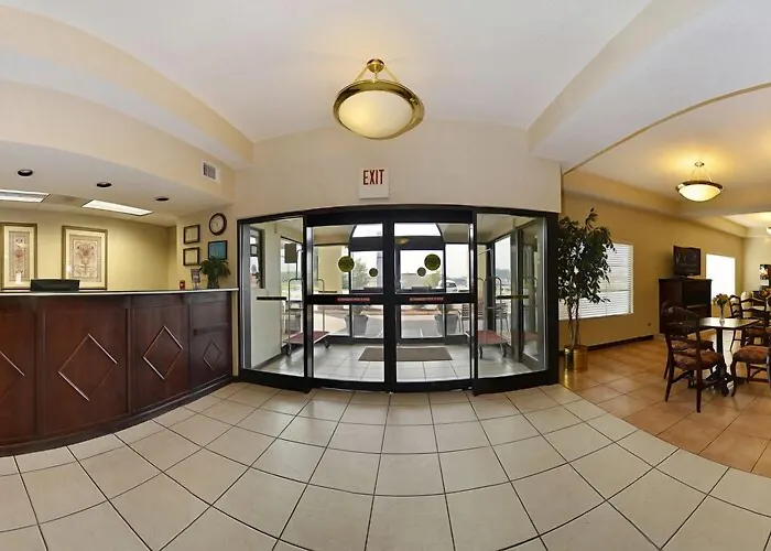 Dog friendly hotels Best Western Hiram Inn And Suites