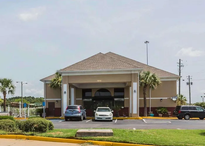 Quality Inn & Suites North
