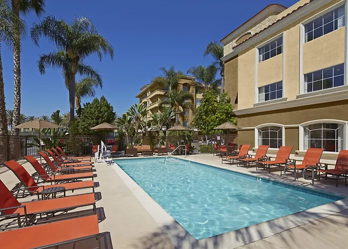 Family Hotel: Anaheim Portofino Inn & Suites