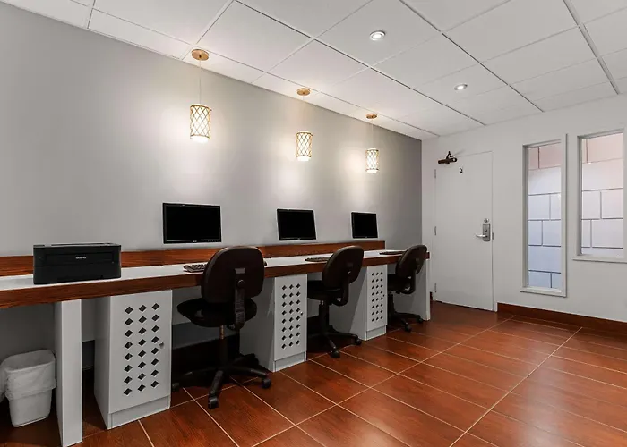 Best Western Ville-Marie Montreal Hotel & Suites