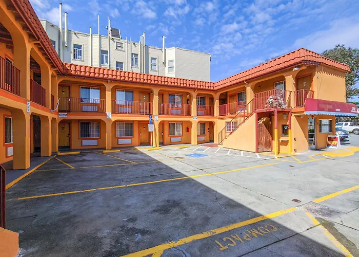 Motel: Inn At Golden Gate