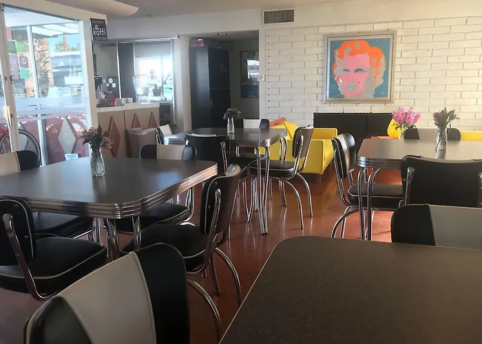 Beach hotel: Palm Springs Rendezvous