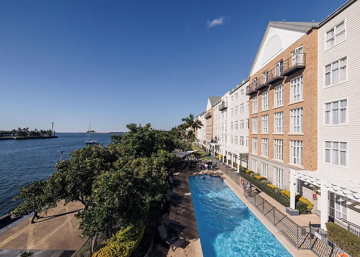 Hotel with pool: Rydges Newcastle