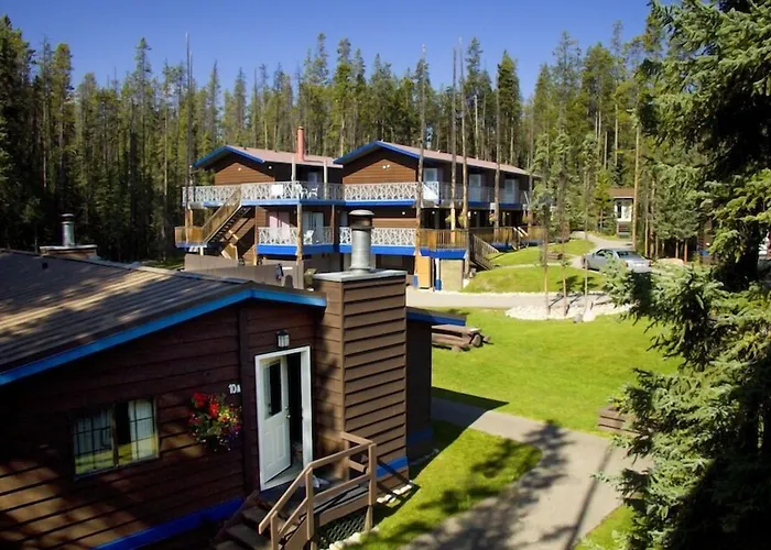 Hotel near College: Sunwapta Falls Rocky Mountain Lodge