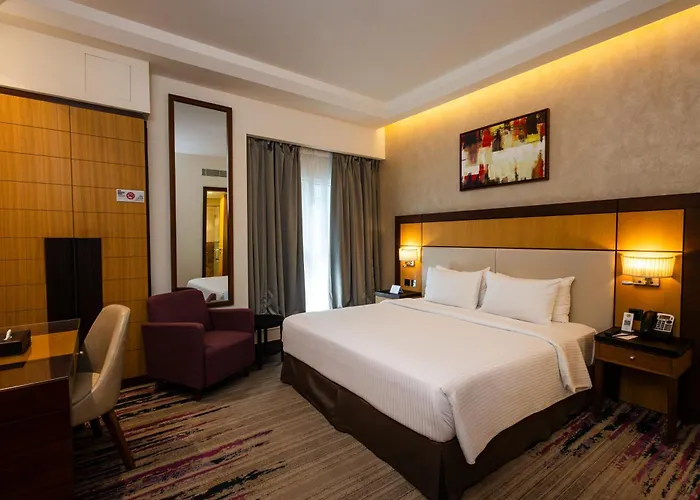Hotel boutique: Golden Tulip Media Hotel