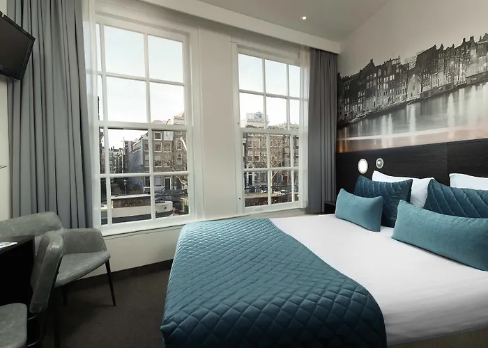 Cheap hotels Singel Amsterdam