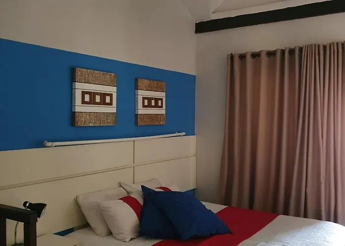 Chale Penedo no Centro com Piscina,Hidro e Sauna !