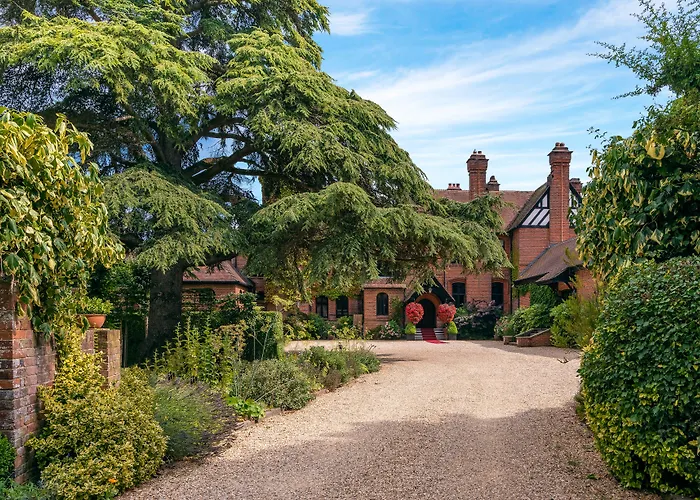 Careys Manor Hotel & Senspa