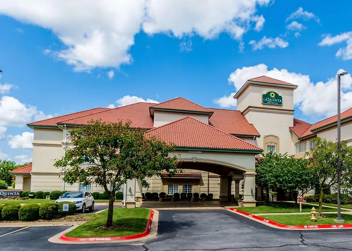 Trip to College La Quinta By Wyndham Bentonville