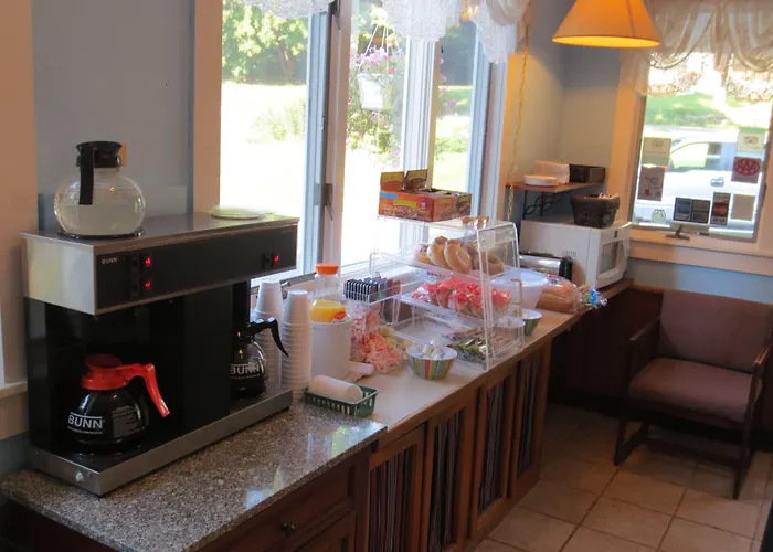 Hickory Grove Motor Inn - Cooperstown