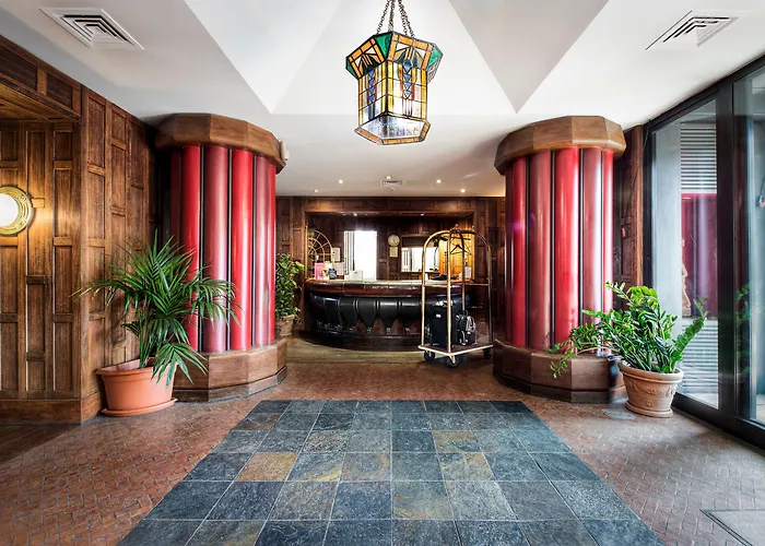 3-Sterne-Hotel: Grand Hotel Colony