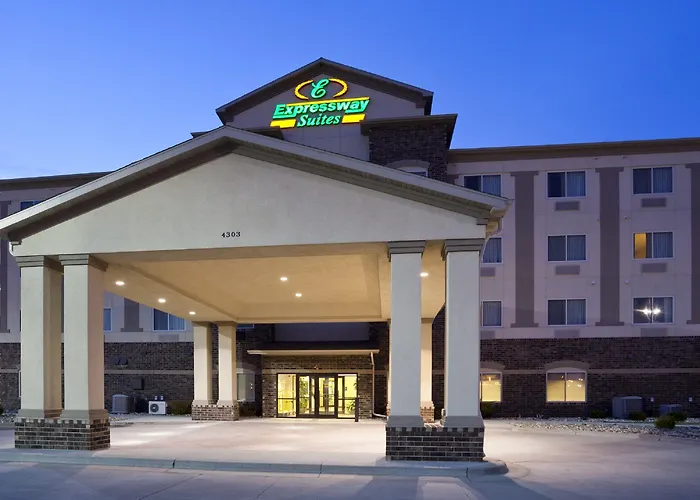 Waterpark hotel: Expressway Suites Fargo