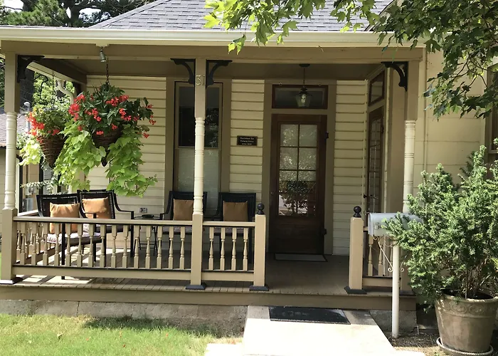 Bed and Breakfast Heartstone Inn