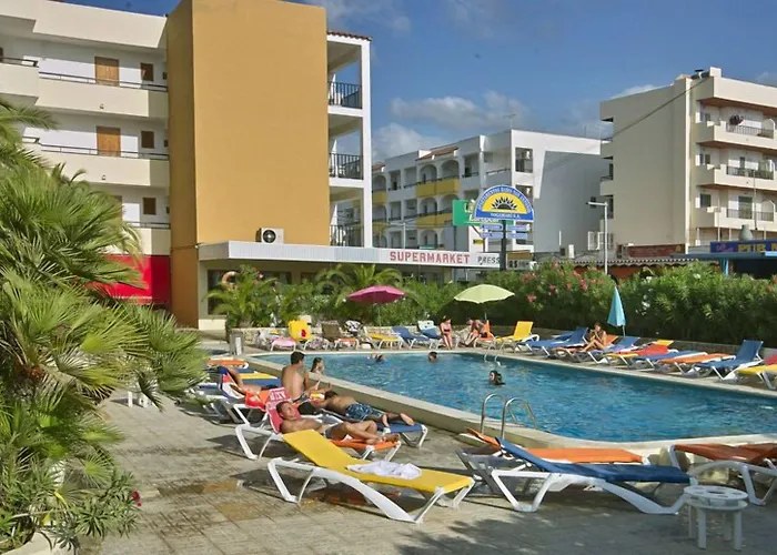 Apartamentos Bahia De San Antonio