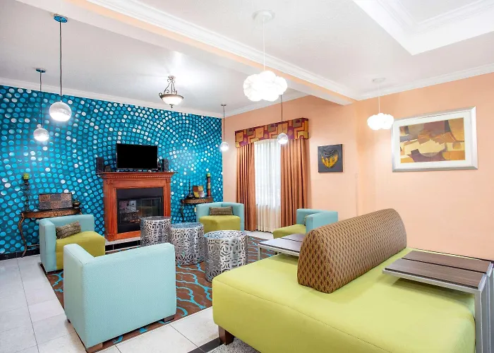 La Quinta Inn & Suites By Wyndham