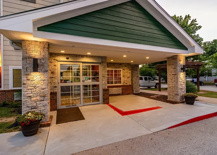 Motels Hometowne Studios & Suites By Red Roof Bentonville