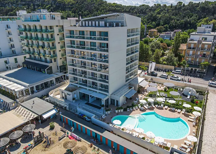 Nautilus Family Hotel