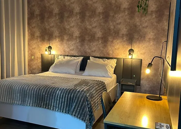 Stúdio próximo a BR 101, garagem, piscina, petfriendly