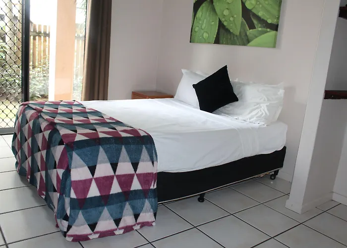 Hotel near College: Bohemia Resort Cairns