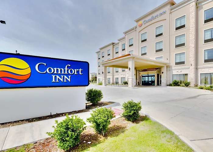 Comfort Inn & Suites Fort Worth - Fossil Creek
