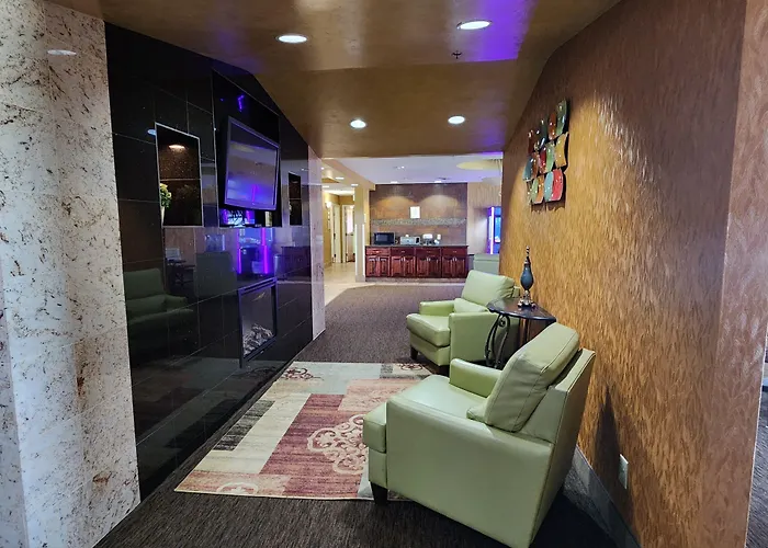 Pet Friendly hotel: Expressway Suites Minot