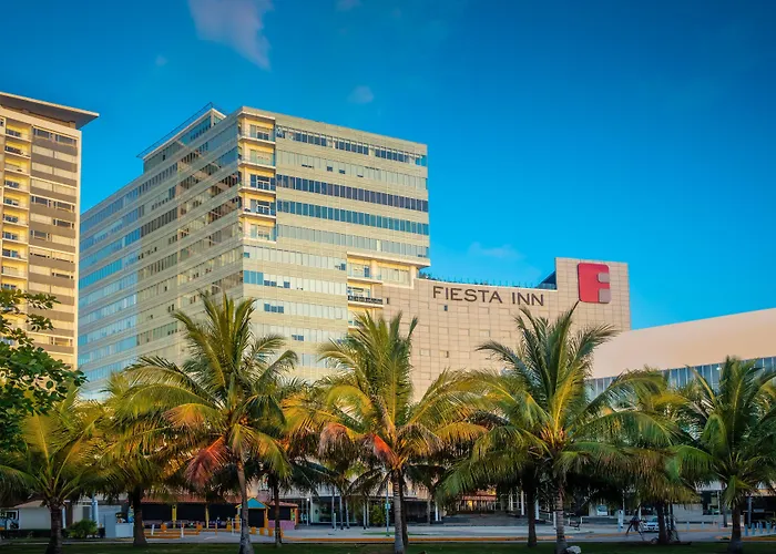 Kid friendly hotel Fiesta Inn Cancun Las Americas