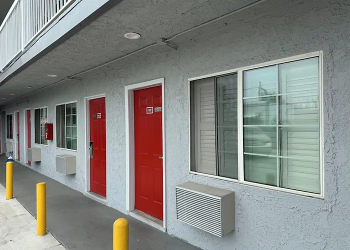 Cheap hotel: Lincoln Motel - Los Angeles, Hollywood Area